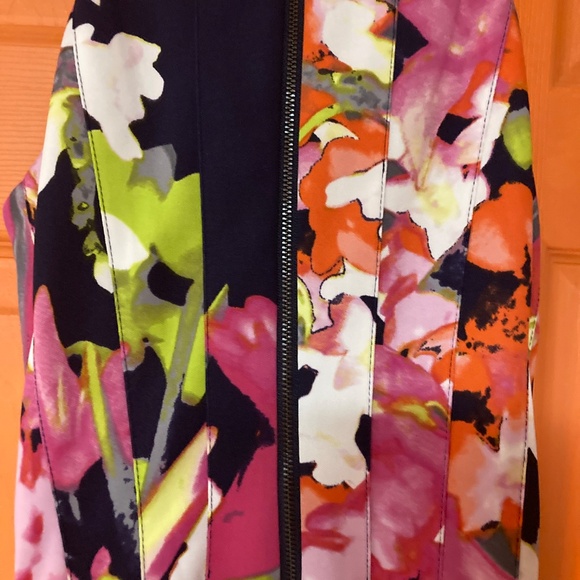 Vince Camuto Floral Fit and Flare Dress Sz 6 - Picture 5 of 5